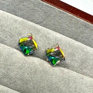 Translucent square earrings